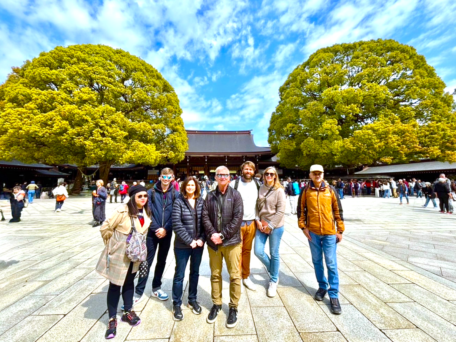 Complete Tokyo Tour: Explore 10 Must-See Sights and Hidden Gems
